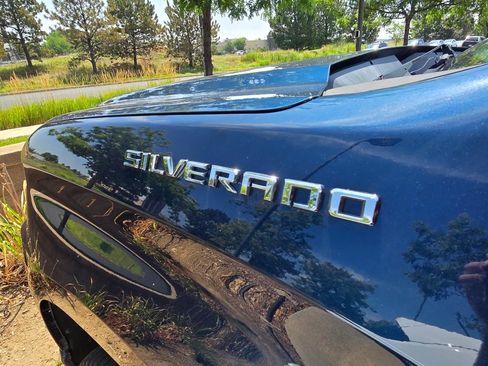 Used 2019 Chevrolet Silverado 1500 Custom w/ Custom Value Package AWD/4WD image 9