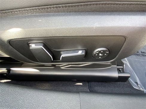 Used 2025 BMW i4 eDrive40 image 12