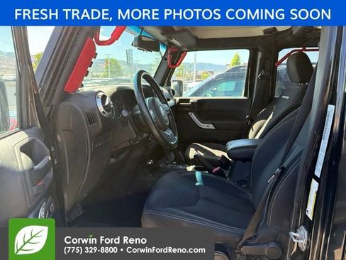 Used 2015 Jeep Wrangler Unlimited Rubicon AWD/4WD image 7
