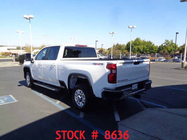Used 2024 Chevrolet Silverado 2500 LT AWD/4WD image 3