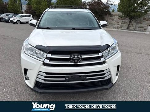 Used 2019 Toyota Highlander XLE AWD/4WD image 15