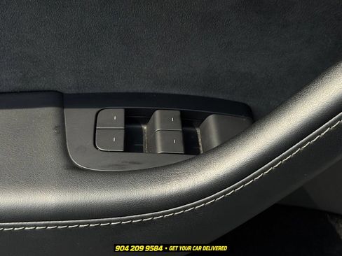 Used 2022 Tesla Model Y Performance AWD/4WD image 14