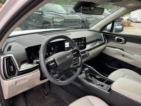 Used 2026 Kia Sorento S FWD image 5