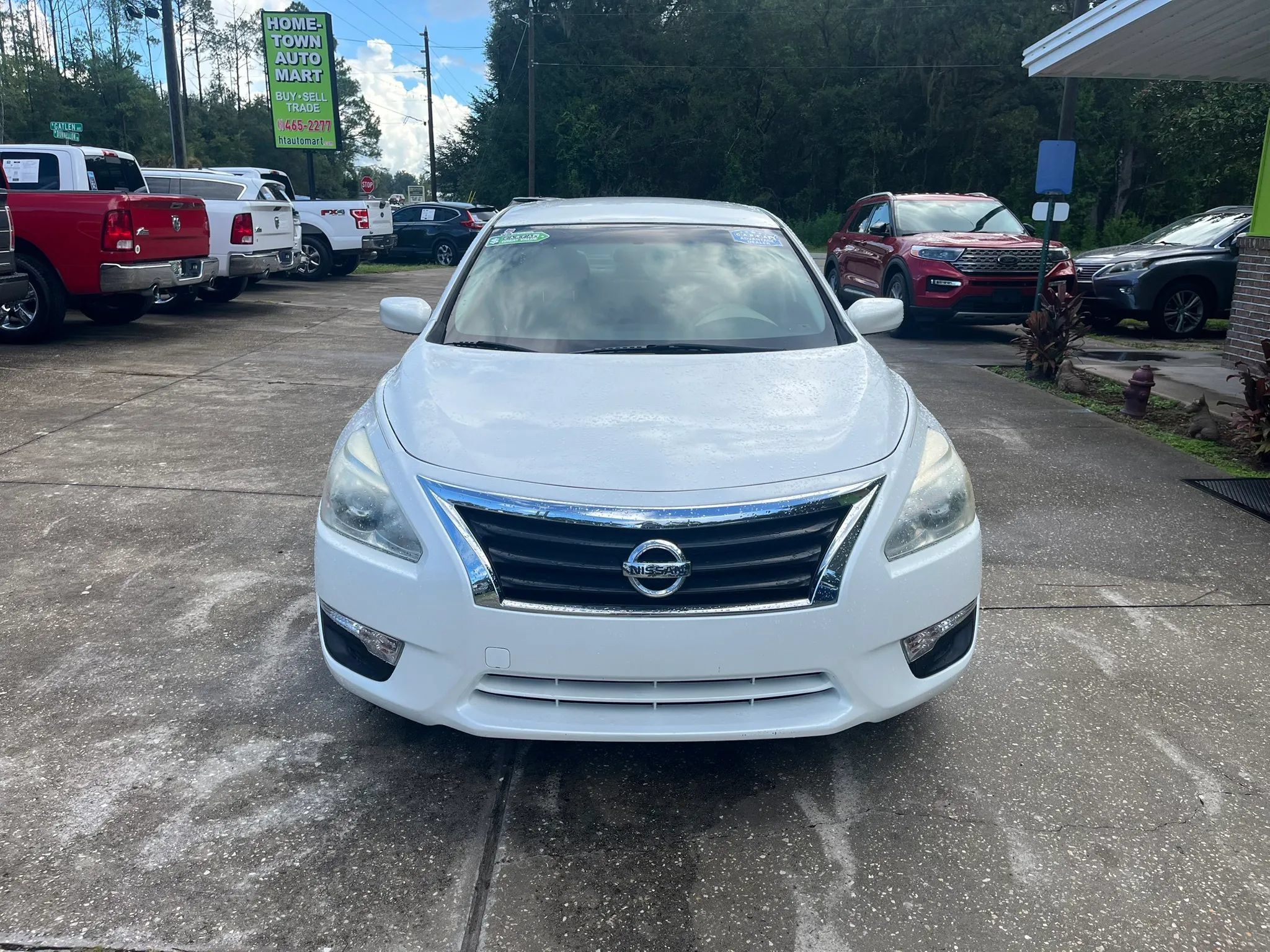 Used 2014 Nissan Altima 2.5 S w/ Sport Value Package FWD image 2