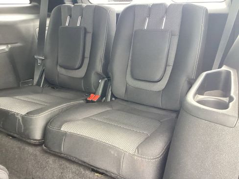 Used 2018 Ford Explorer XLT w/ Equipment Group 201A AWD/4WD image 18