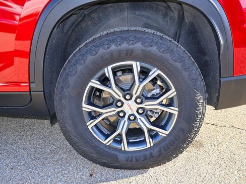 New 2025 GMC Acadia AT4 w/ LPO, Floor Liner Package image 32