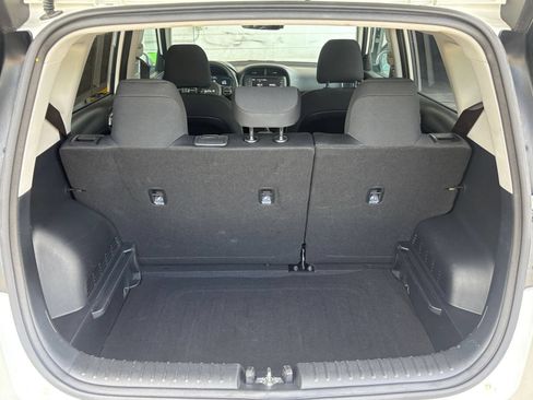 Used 2025 Kia Soul LX w/ LX Technology Package FWD image 31