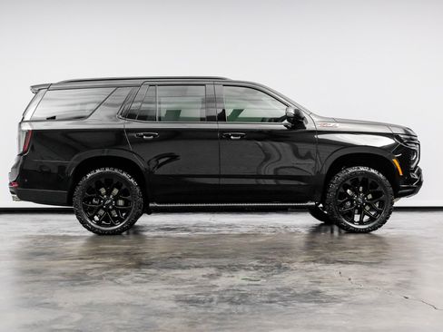 Used 2023 Chevrolet Tahoe Z71 w/ Luxury Package AWD/4WD image 22