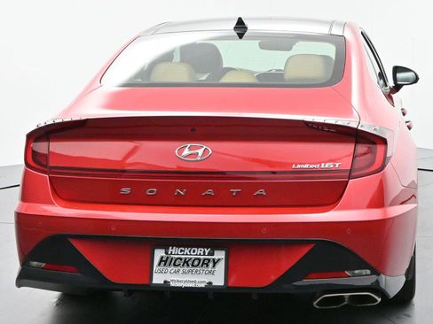 Used 2021 Hyundai Sonata Limited w/ Preferred Accessory Package FWD image 6