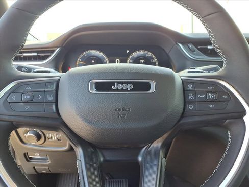 New 2025 Jeep Grand Cherokee Laredo X w/ Luxury Tech Group I image 28