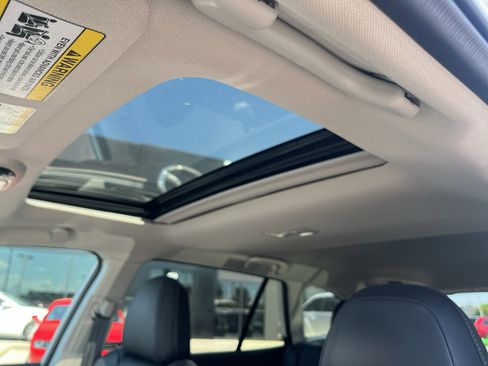 Used 2025 Subaru Outback Limited AWD/4WD image 32