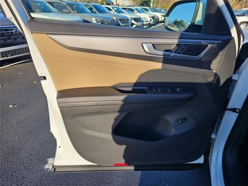 New 2026 Volkswagen Atlas Cross Sport SE image 12