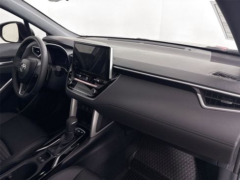 Certified 2025 Toyota Corolla Cross XSE image 44