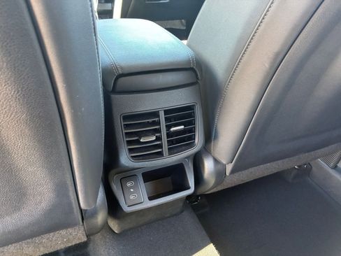 Used 2025 Kia Seltos S image 23