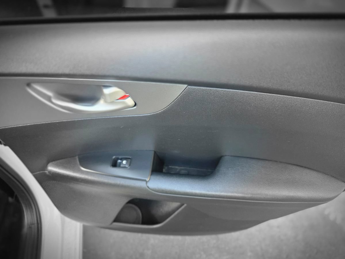 Used 2021 Kia Forte LXS FWD image 23