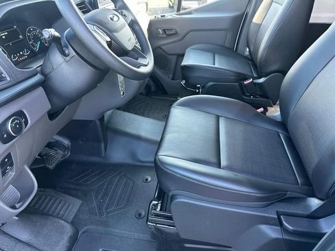 New 2025 Ford Transit 250 148 Medium Roof image 27