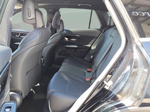 Used 2026 Mercedes-Benz GLC 300 image 11