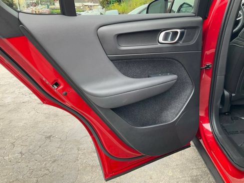 Used 2023 Volvo C40 P8 Recharge Ultimate AWD/4WD image 33