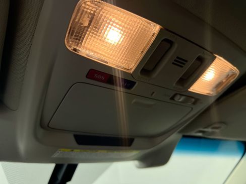 Used 2019 Subaru Outback 3.6R Limited image 18