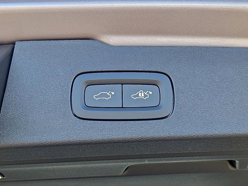 New 2026 Volvo V60 B5 Cross Country Plus w/ Protection Package Premier image 14