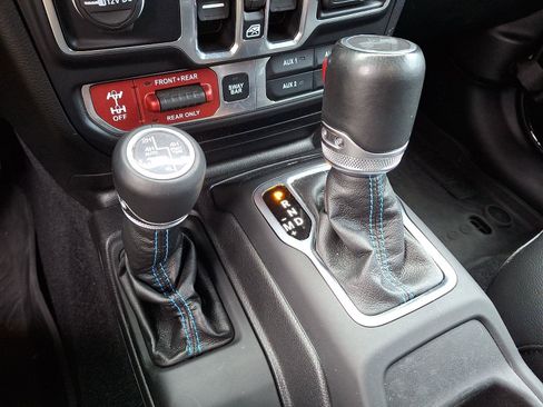 Used 2022 Jeep Wrangler Unlimited Rubicon 4xe w/ Cold Weather Group image 14