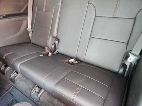 Used 2023 Chevrolet Traverse RS FWD image 31
