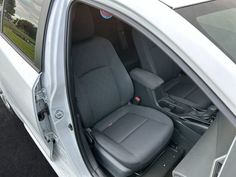 Used 2024 Toyota Corolla LE FWD image 30