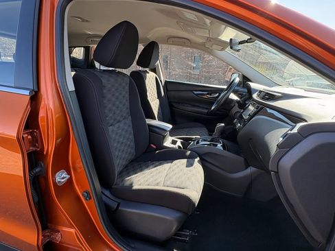 Used 2017 Nissan Rogue Sport SV w/ SV Premium Package image 31