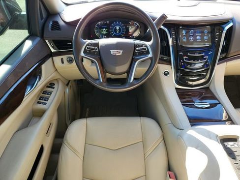 Used 2017 Cadillac Escalade 2WD image 16