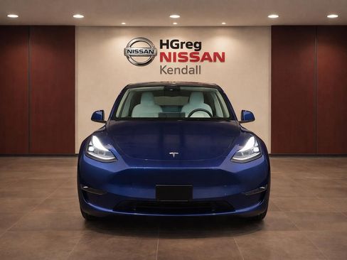 Used 2022 Tesla Model Y Long Range image 5
