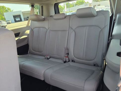 Used 2024 Jeep Wagoneer L Series II RWD image 17