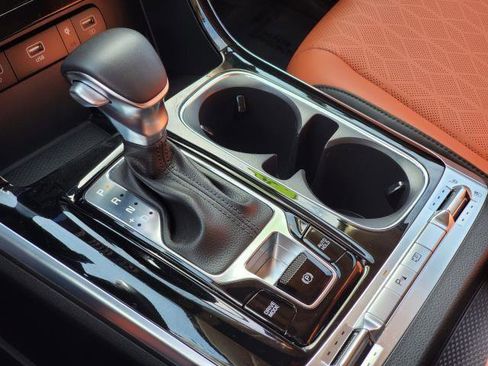 Used 2023 Kia Carnival SX image 18