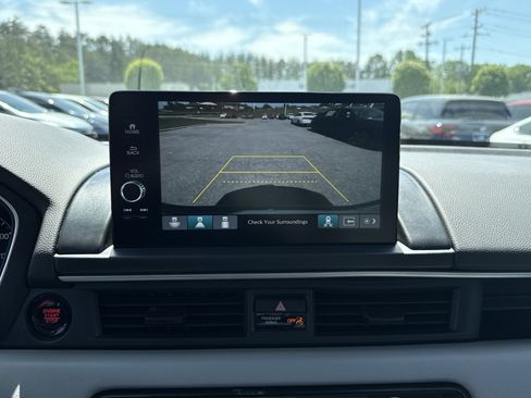 Used 2025 Honda Pilot Touring image 25