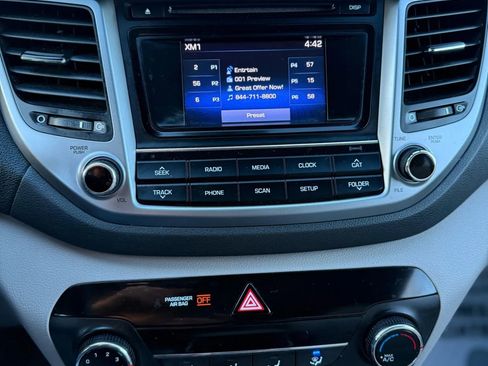 Used 2017 Hyundai Tucson SE image 40