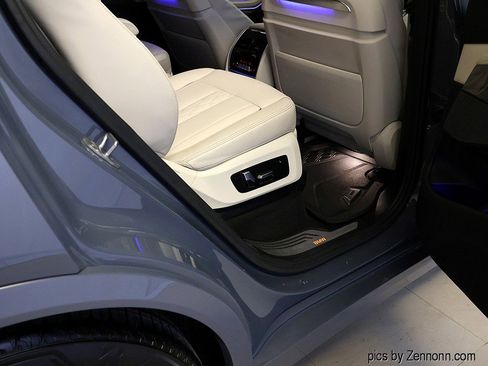 Certified 2023 BMW X7 xDrive40i w/ Premium Package image 36