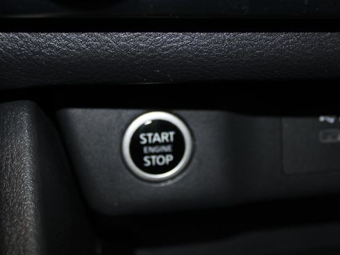 Used 2023 Nissan Rogue S image 22