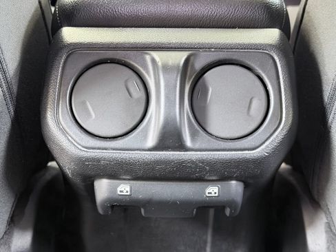 Used 2018 Jeep Wrangler Unlimited Sport S AWD/4WD image 21