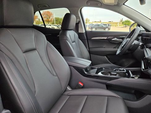 Used 2025 Buick Envision Preferred image 29