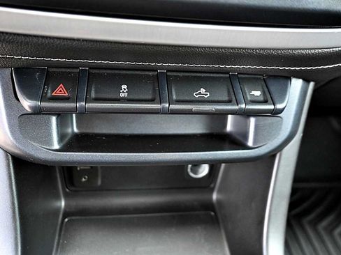 Used 2018 GMC Canyon SLE w/ SLE Convenience Package RWD image 27
