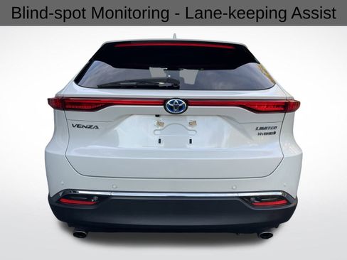 Used 2021 Toyota Venza Limited image 8