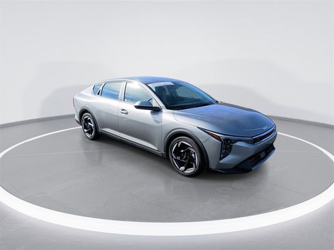 Certified 2025 Kia K4 EX image 2