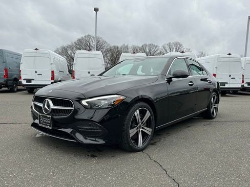Used 2025 Mercedes-Benz C 300 4MATIC Sedan image 3