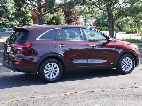Used 2019 Kia Sorento AWD V6 image 4