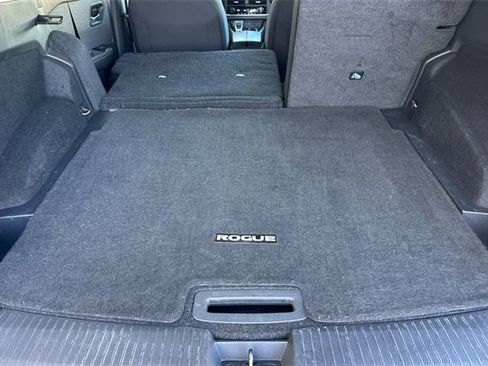 Used 2023 Nissan Rogue SV image 17