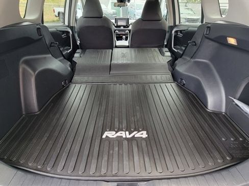 Used 2020 Toyota RAV4 XLE w/ Convenience Package AWD/4WD image 50