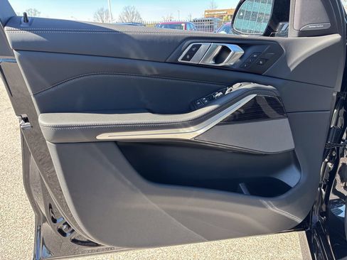 New 2026 BMW X5 xDrive40i w/ M Sport Package AWD/4WD image 11