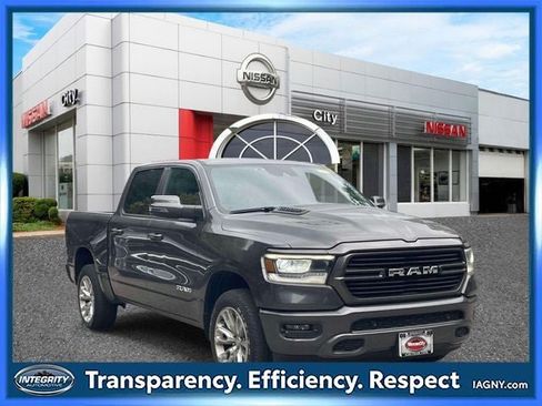 Used 2023 RAM 1500 Laramie AWD/4WD image 4