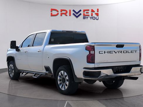 Used 2023 Chevrolet Silverado 2500 LT w/ Convenience Package AWD/4WD image 3