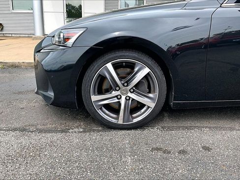 Used 2017 Lexus IS 200t w/ Navigation System Package RWD image 4