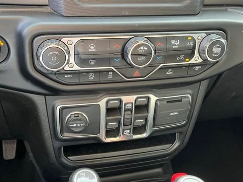 Used 2022 Jeep Gladiator Sport AWD/4WD image 24